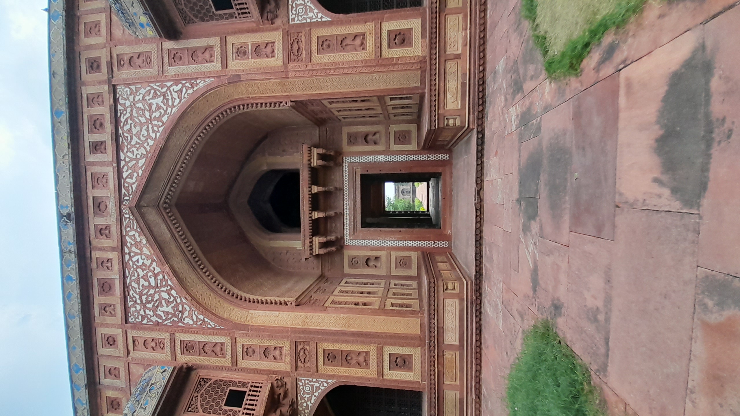 Kanch Mahal, Akbar