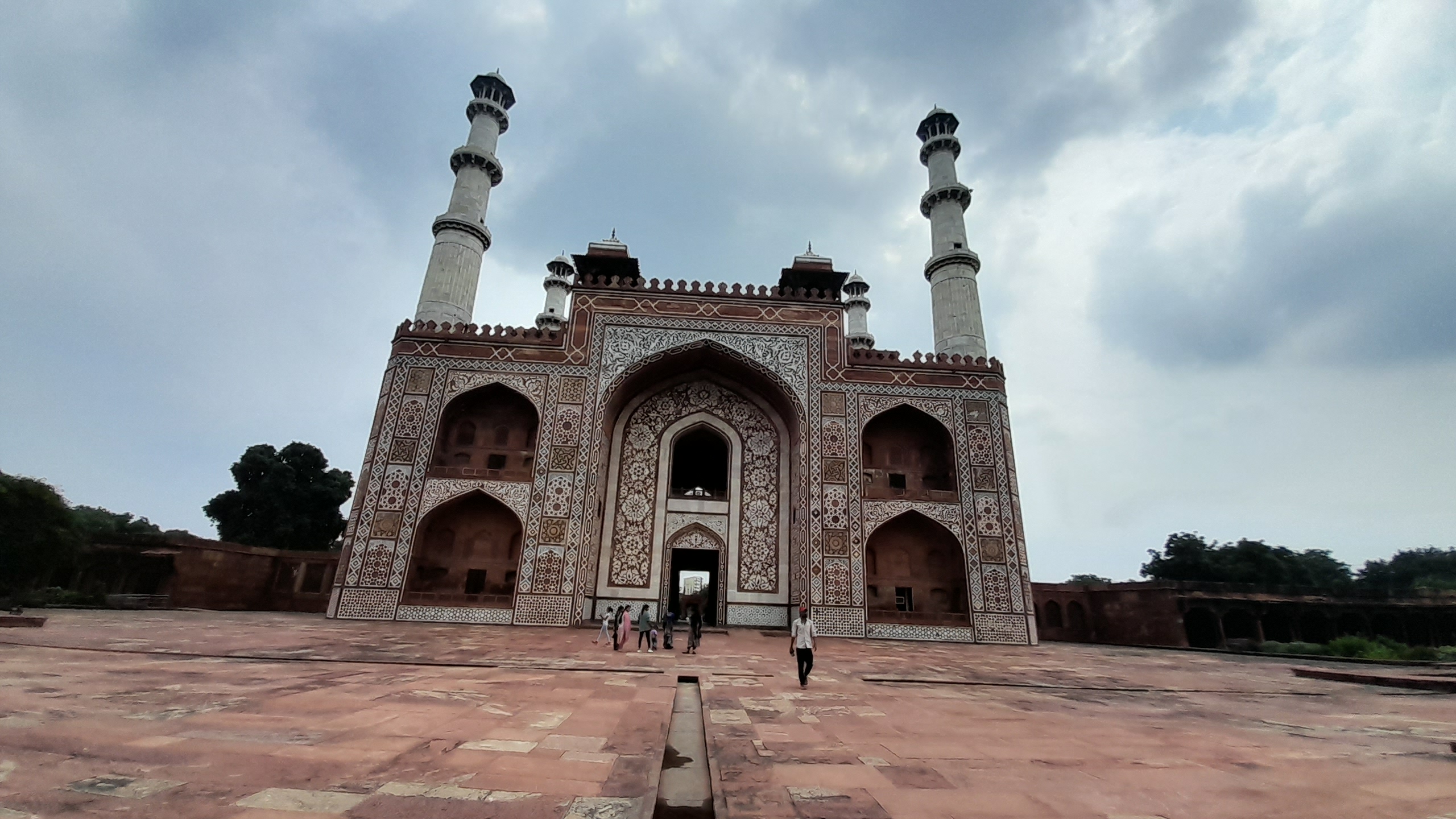 Jahangiri Darwaza, Akbar