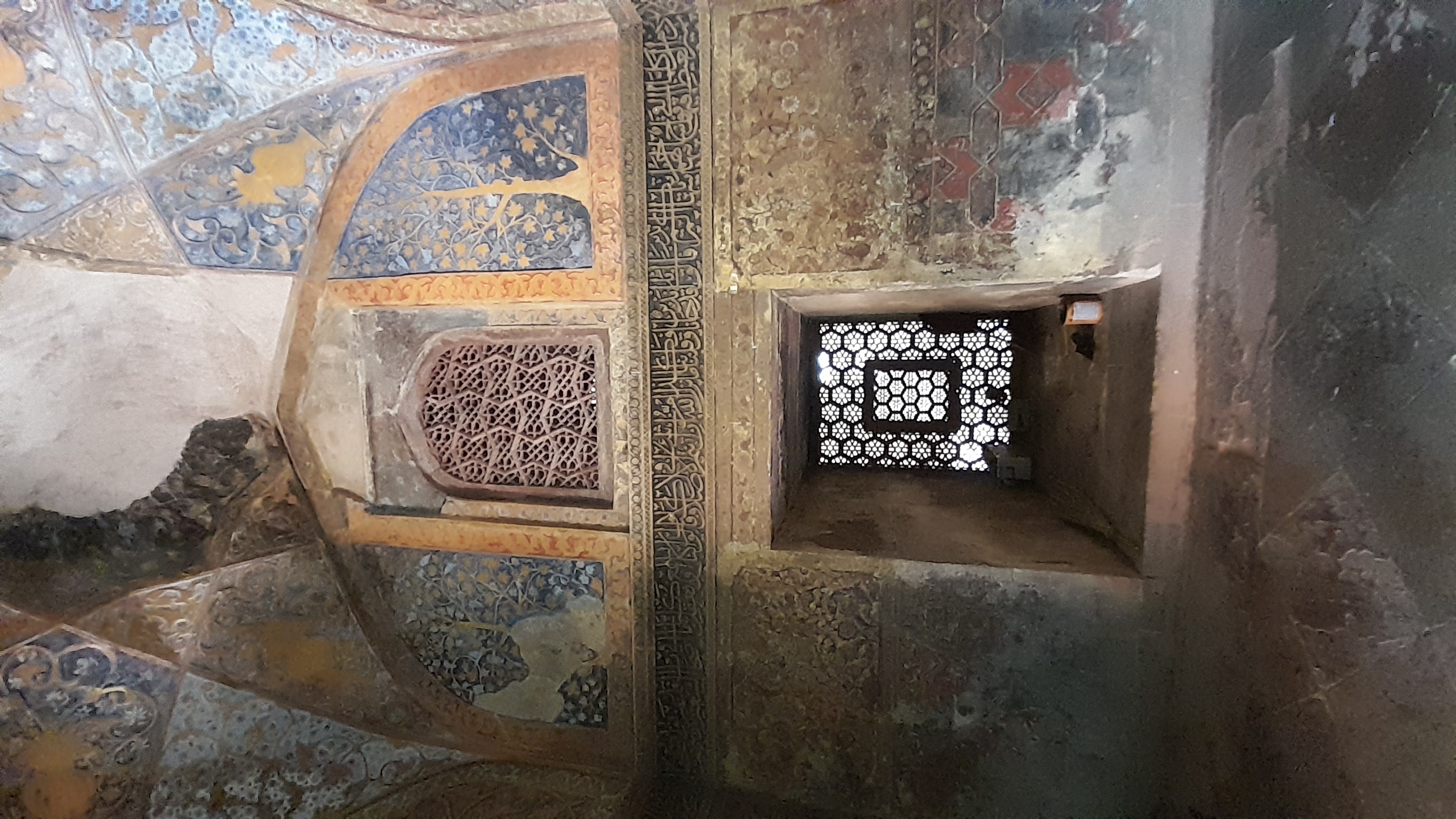 Ante-chamber, Akbar