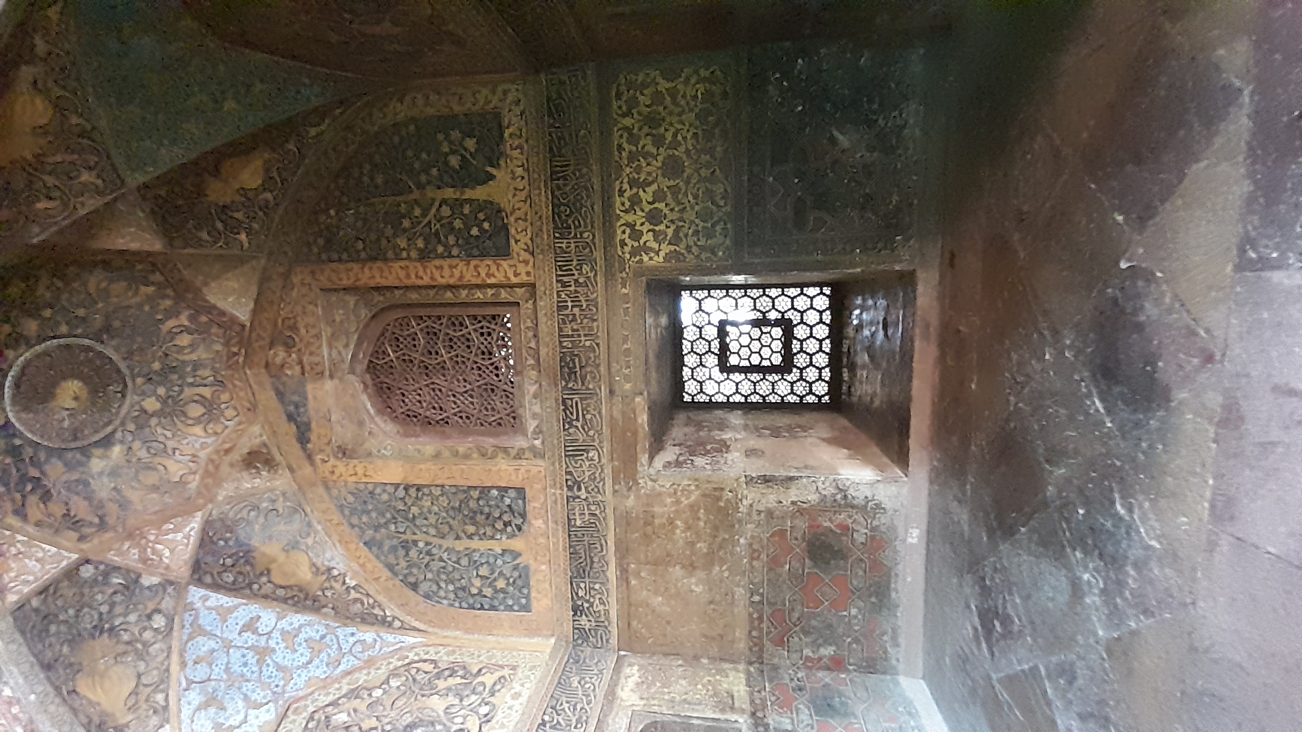 Ante-chamber, Akbar