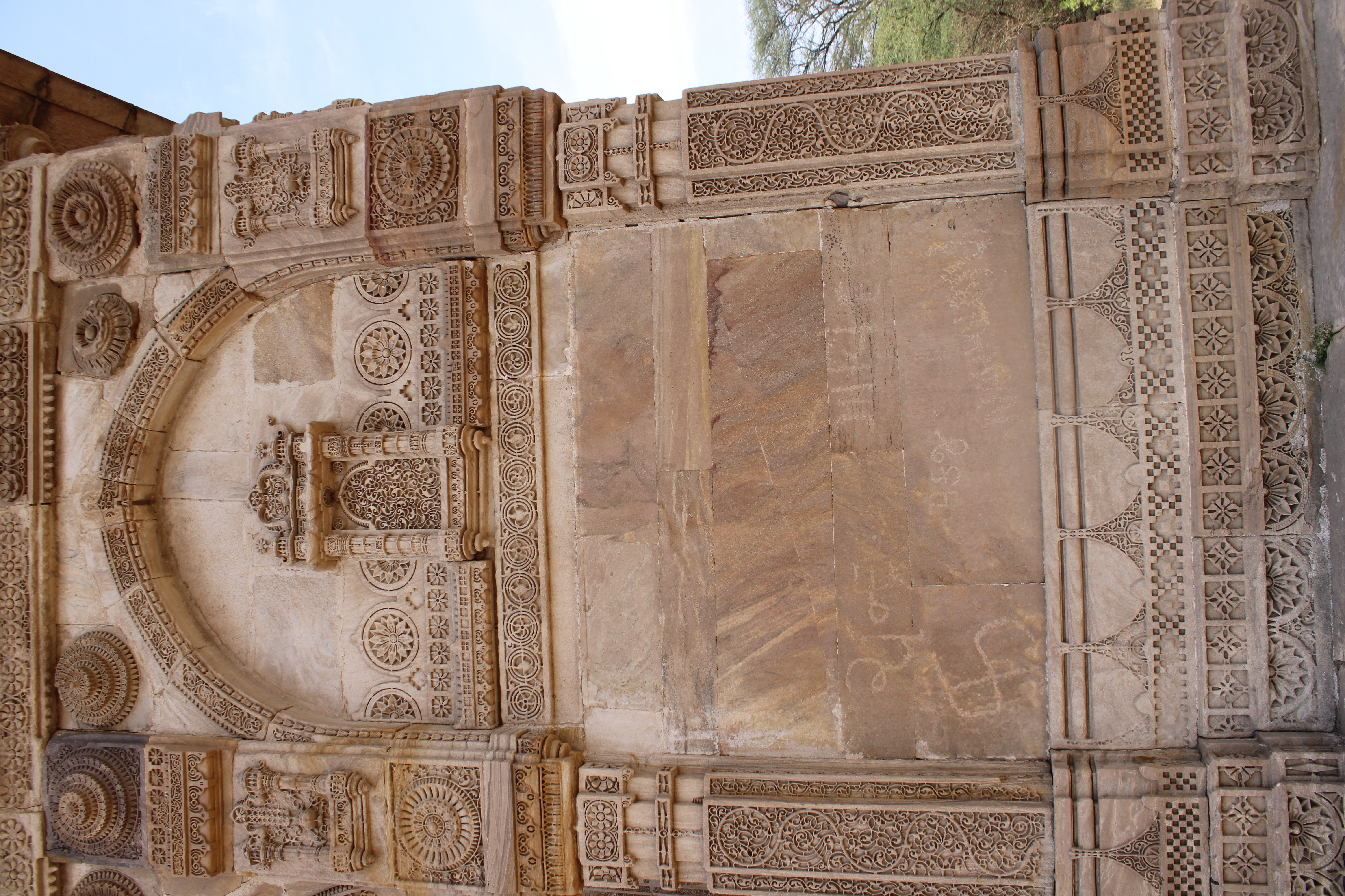 Pavilion at Nagina Masjid, Champaner