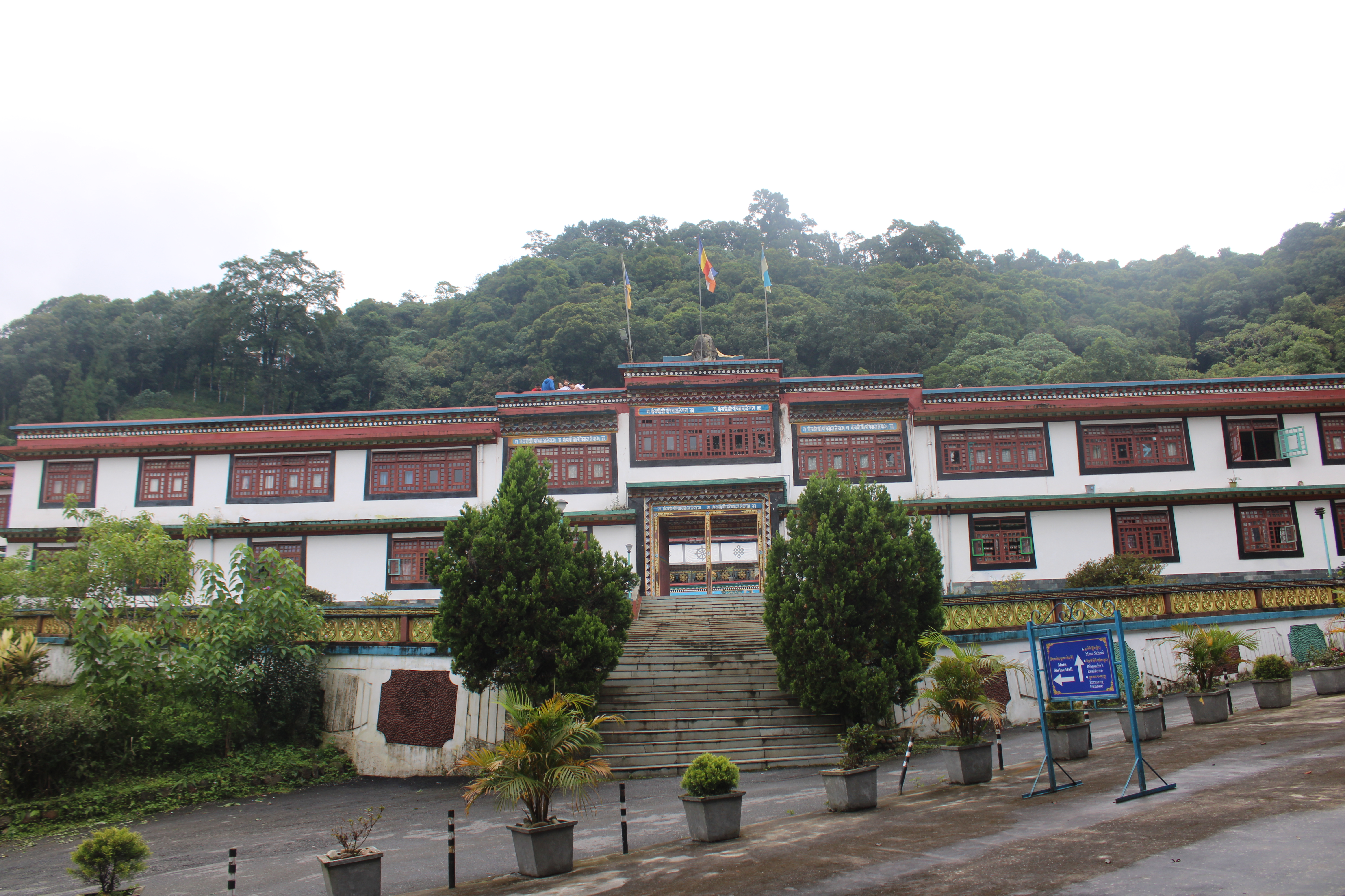 Lingdum Monastery, Ranka