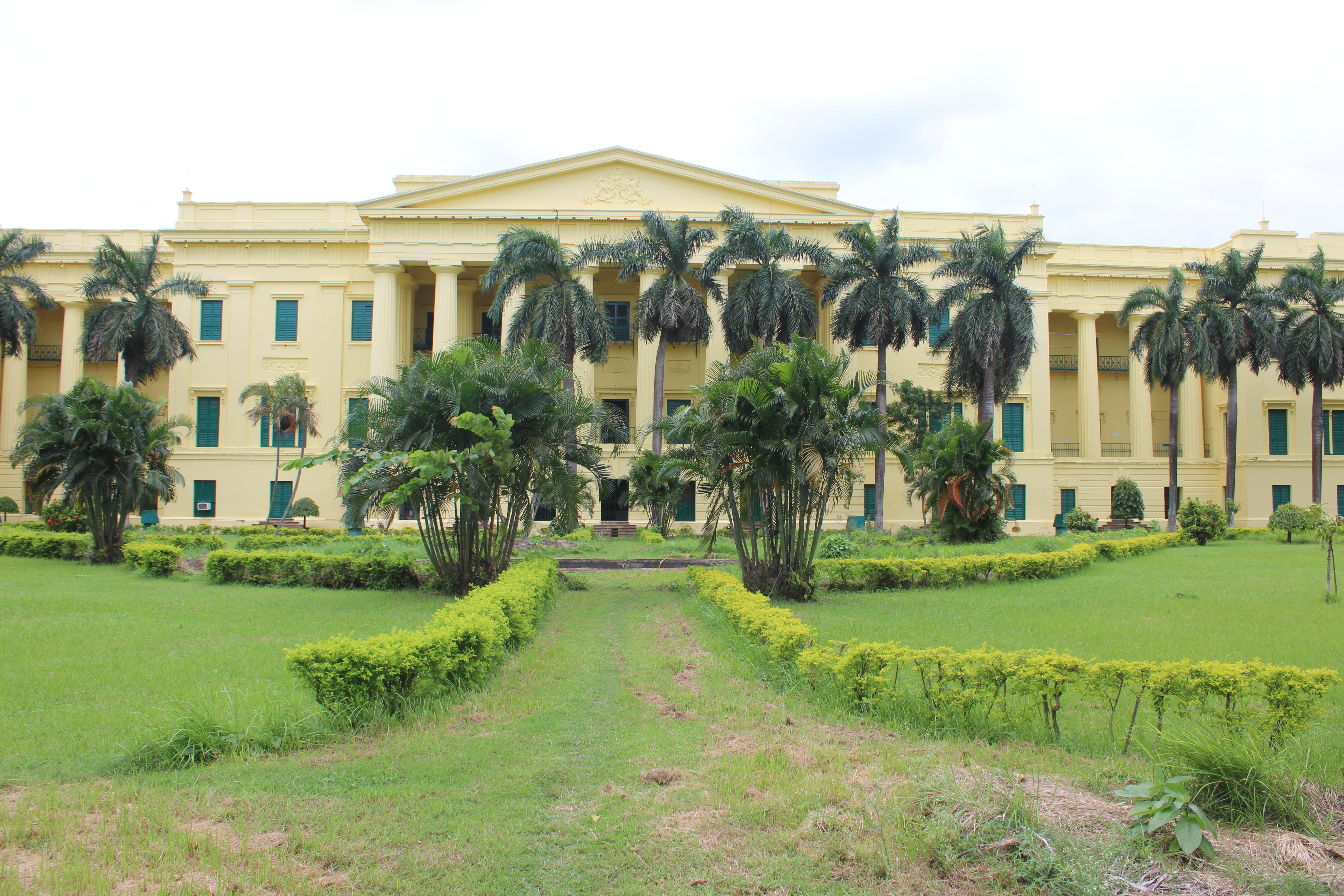 Hazarduari Palace, Murshidabad