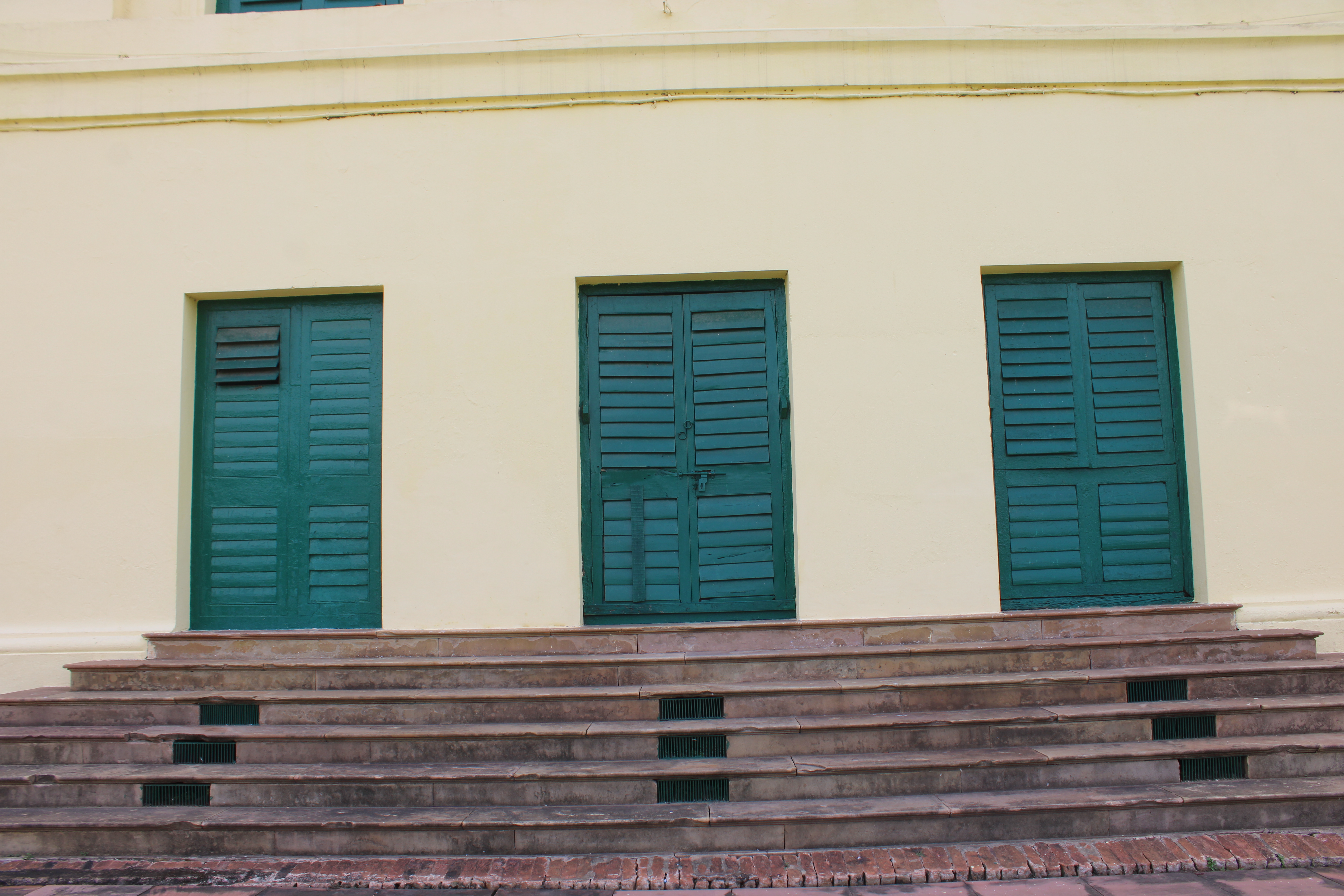 Hazarduari Palace, Murshidabad