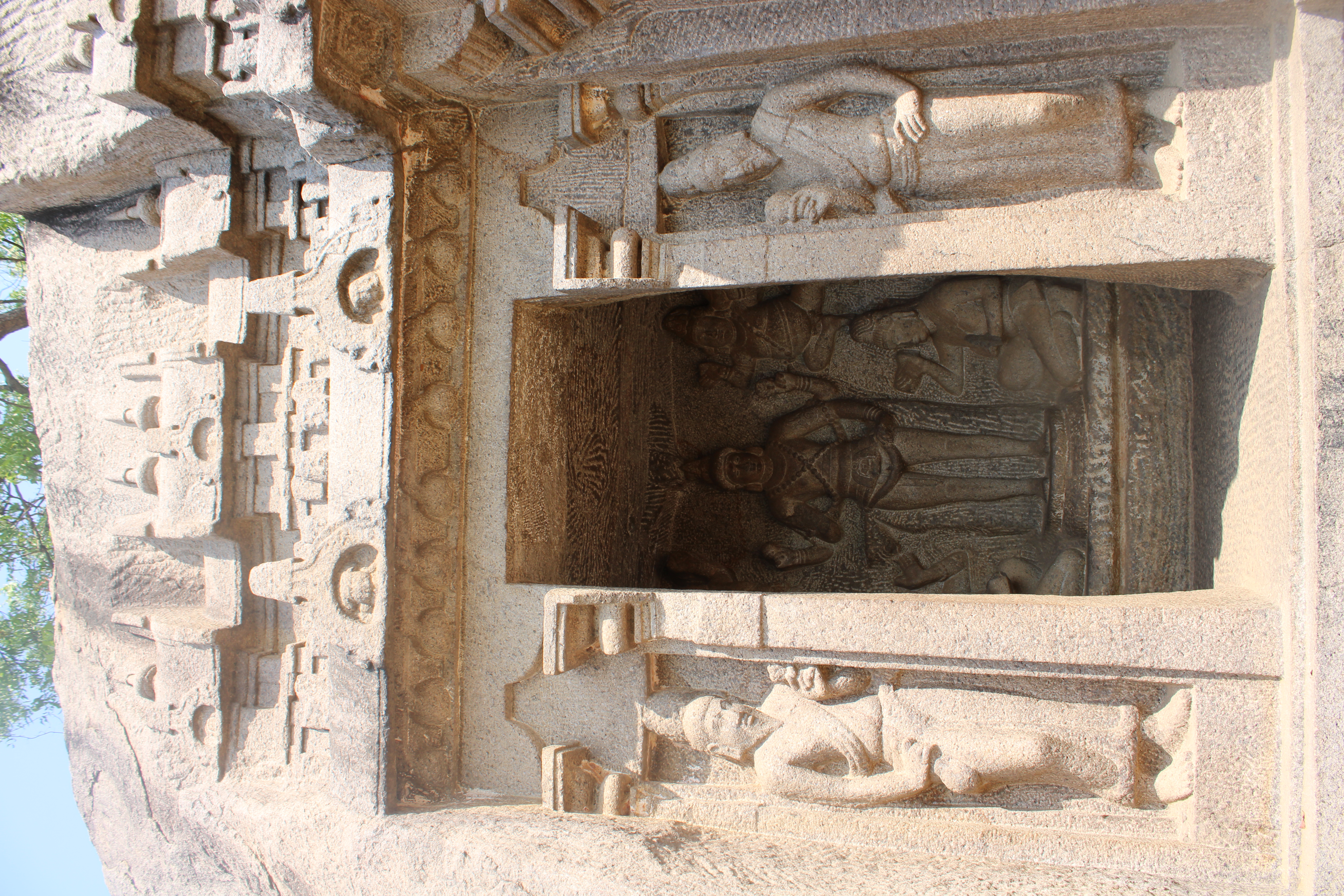 Trimurti Shrine, Mahabalipuram