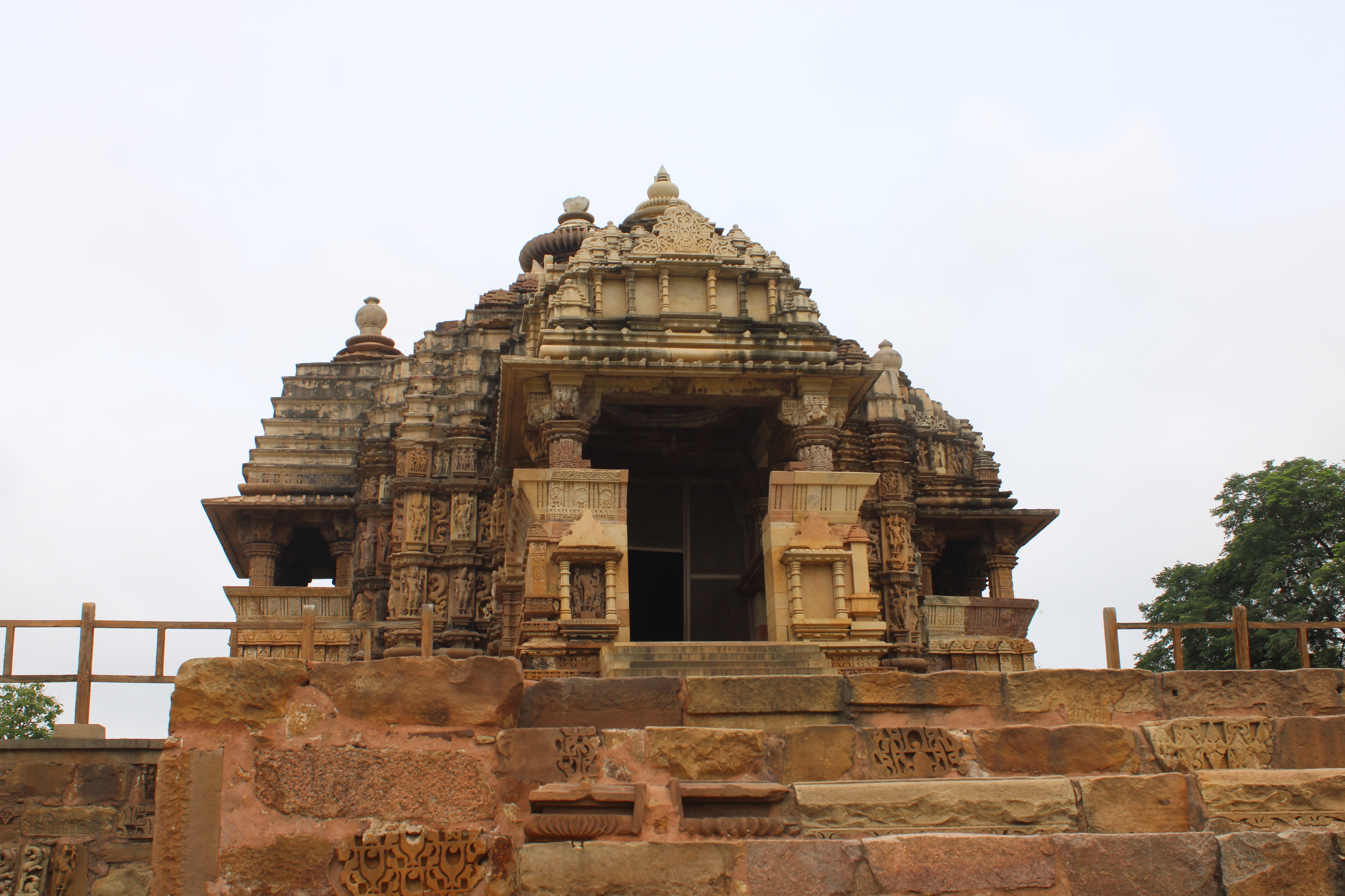 Jagadmbi Temple, Khajuraho