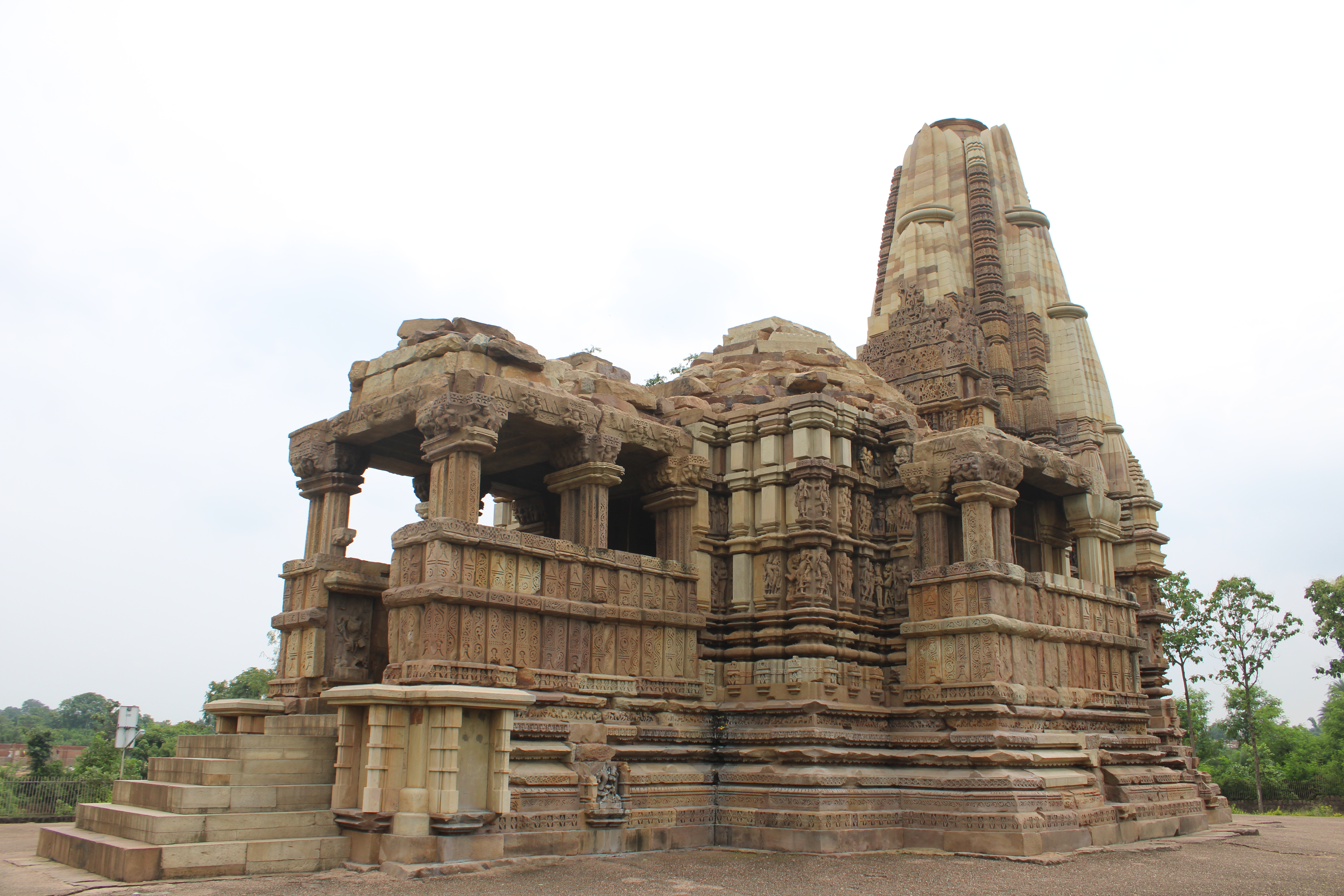 Dulhadeo Temple, Khajuraho