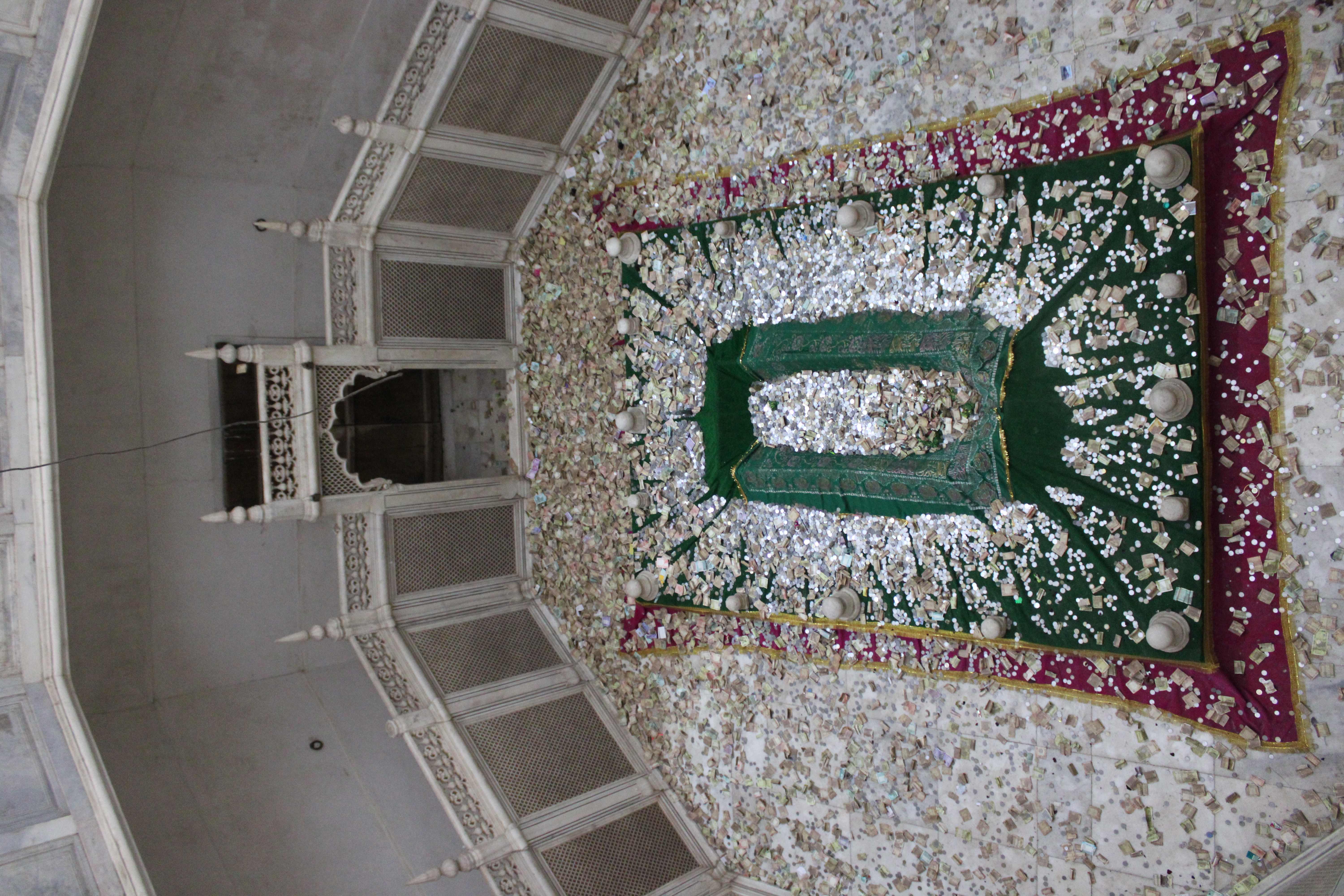 Grave of Dilras Banu with Marble screen view from top