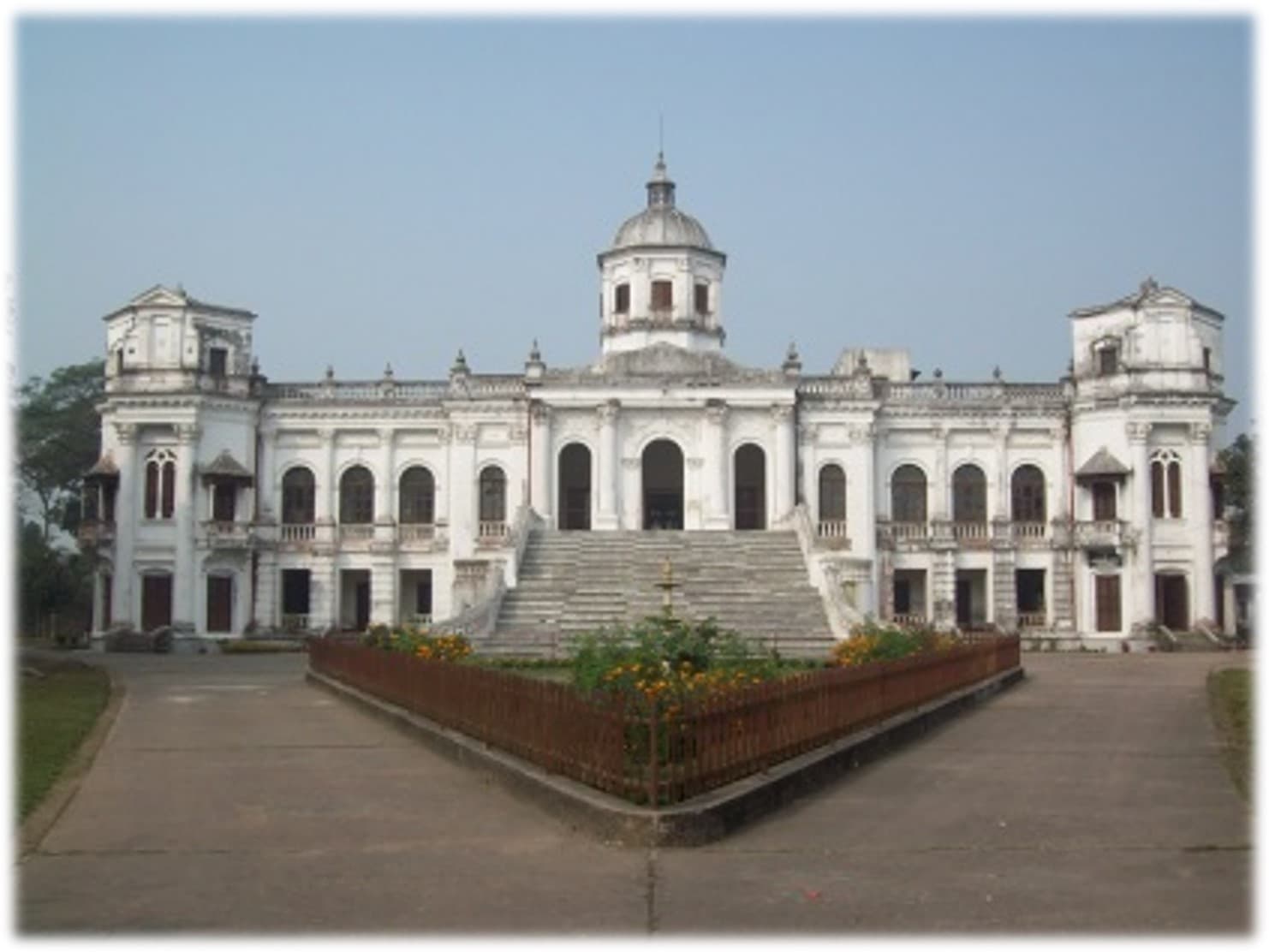 Tajhat Jamidar Bari