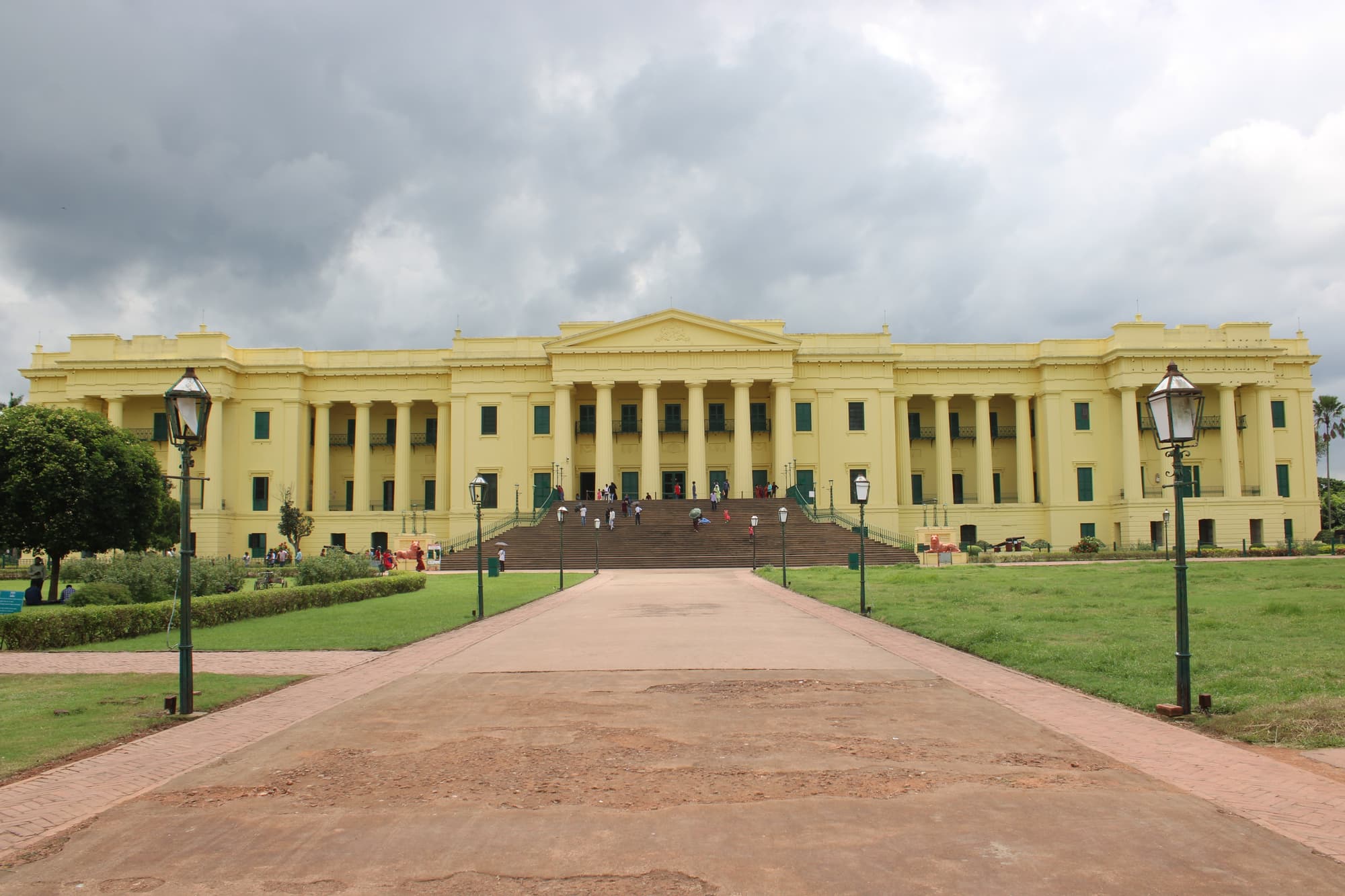 Hazarduari Palace