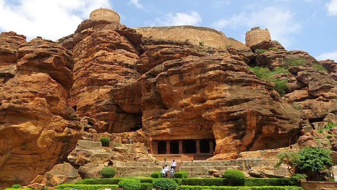 Bhimbhetka Caves and Rock Shelters