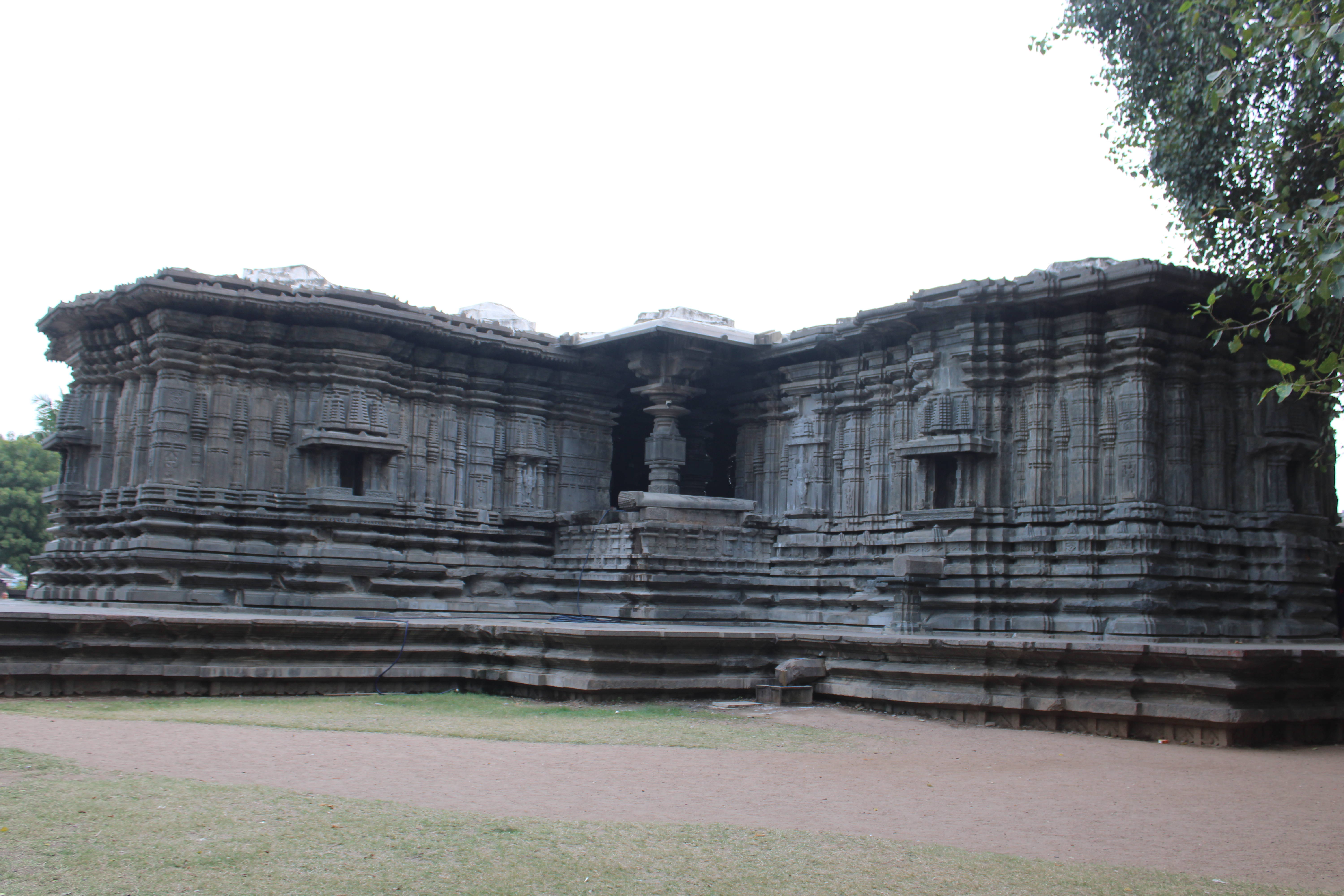 Thousand Pillar Temple