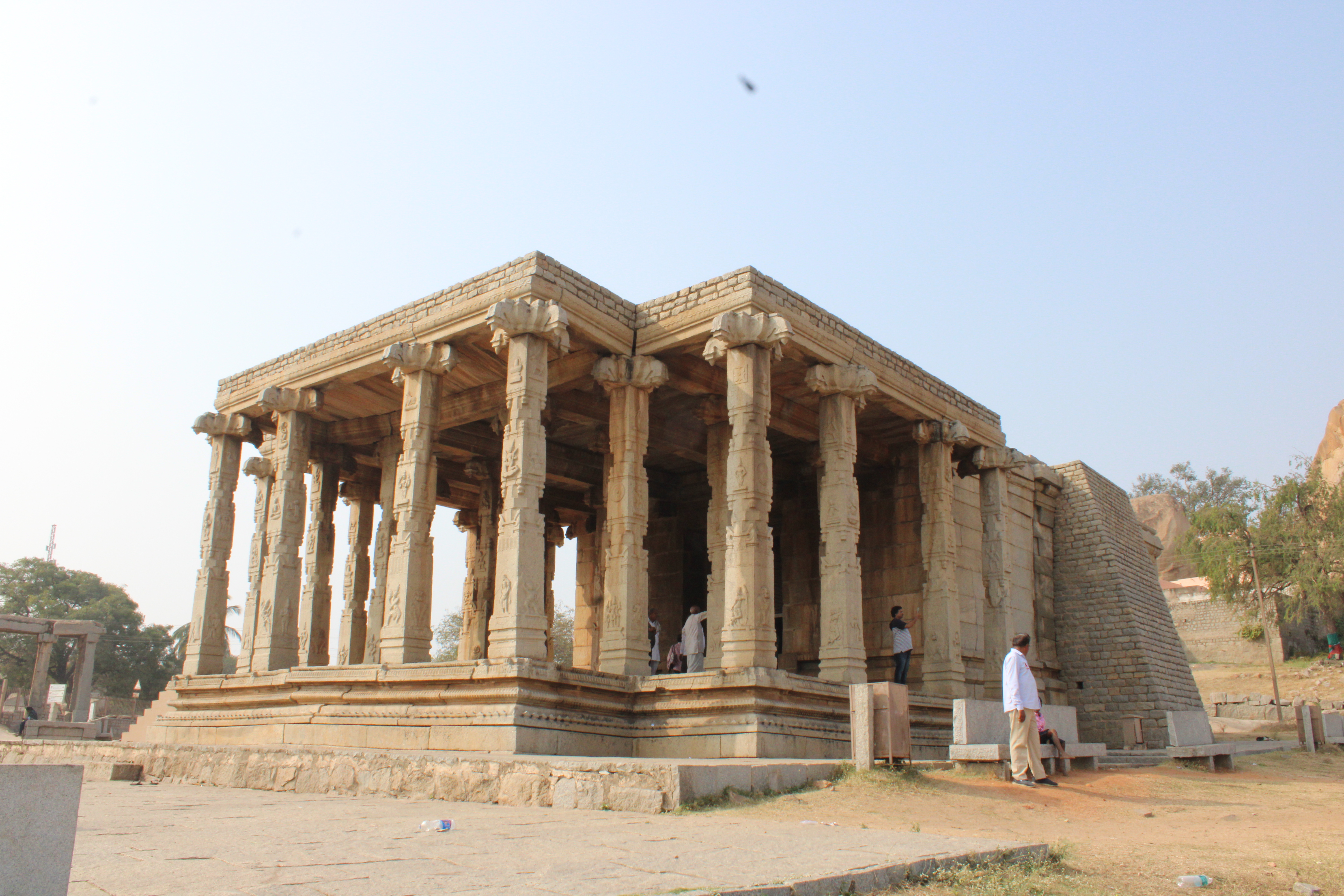 Kadalekalu Ganesha Temple, Hampi